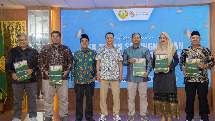 UMRI Gelar International Guest Lecture, Rektor Serahkan SK Dekan Periode 2026–2028