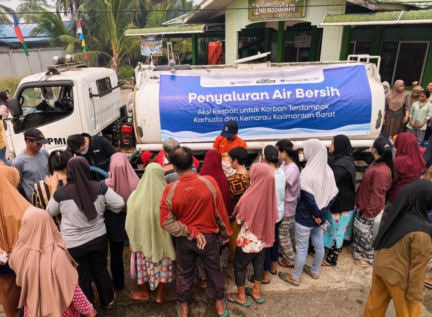 Salurkan Bantuan Kesehatan, Paragon Kahf Peduli Dampak Karhutla