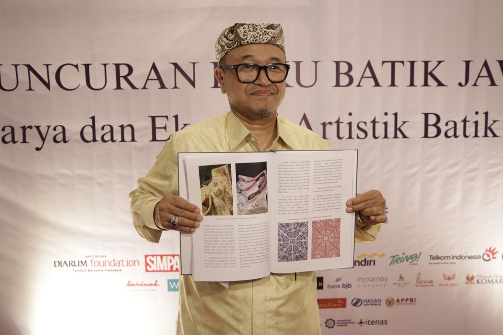 Dosen UM Bandung Kupas Proses Kreatif di Balik Keindahan Batik Jawa Barat
