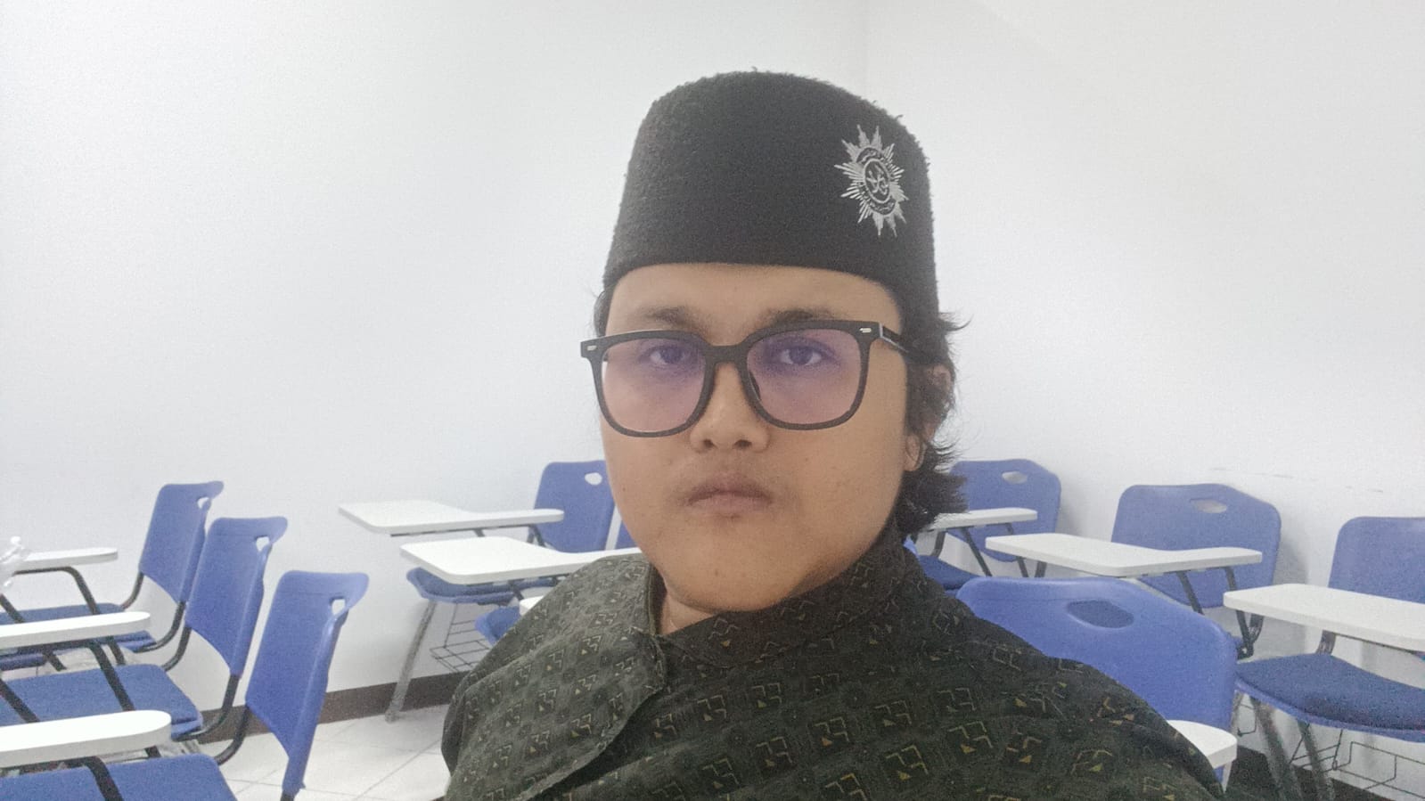 Menemukan Kembali Jeda di Antara Riuh Linimasa: Antara FOMO dan JOM