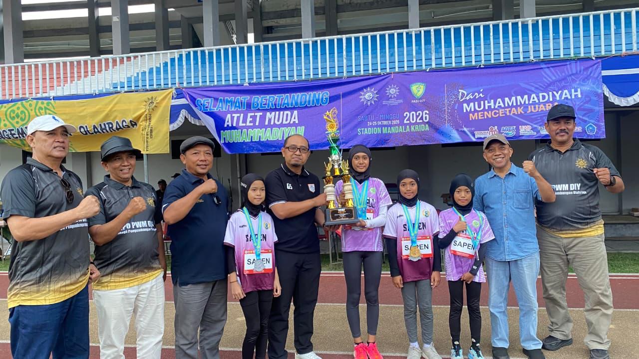 SD Muhammadiyah Sapen Raih Juara Umum Kejuaraan Atletik